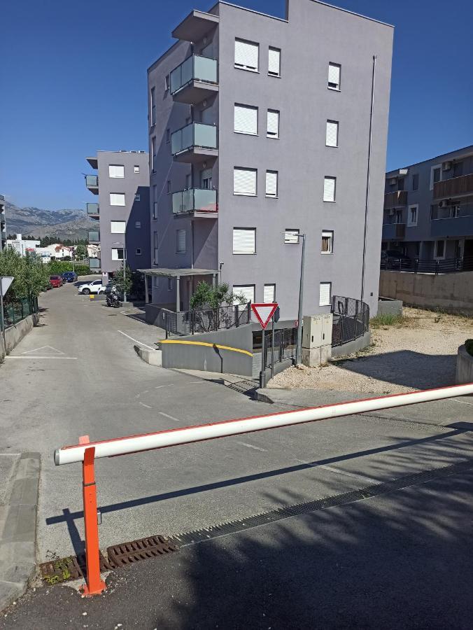 Cosy Apartment Terrano -Free Private Parking スプリト エクステリア 写真